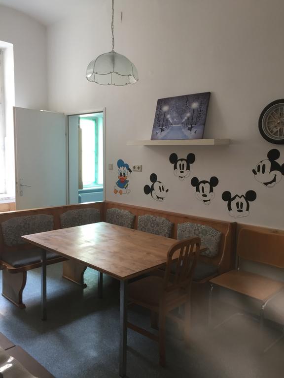 Chichilli Hostel Wien Ngoại thất bức ảnh