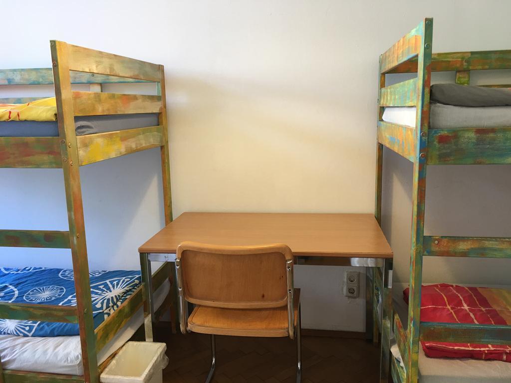 Chichilli Hostel Wien Ngoại thất bức ảnh