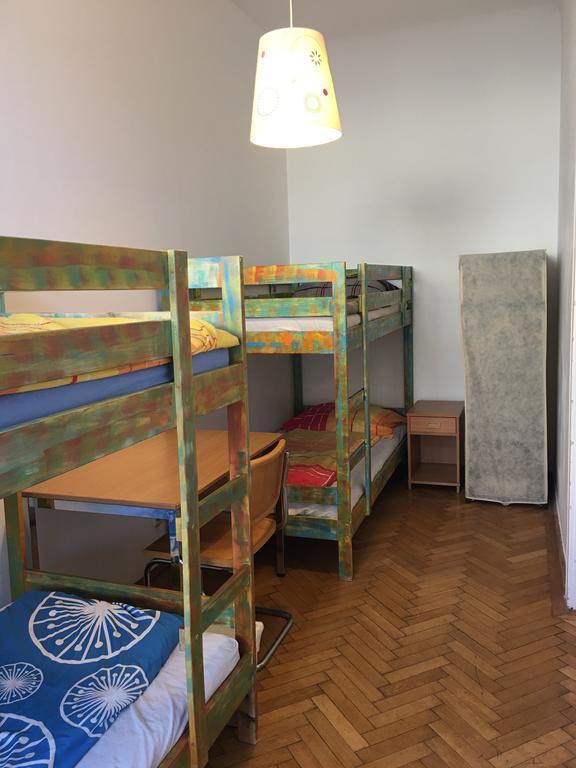 Chichilli Hostel Wien Ngoại thất bức ảnh