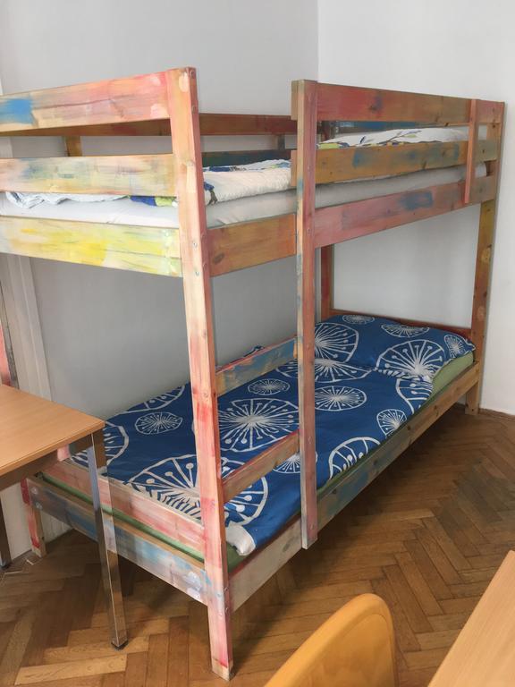 Chichilli Hostel Wien Ngoại thất bức ảnh