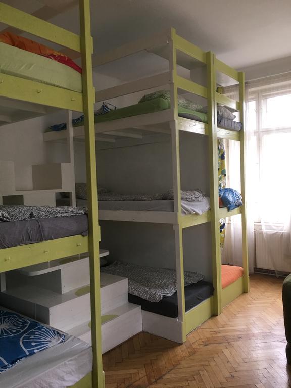 Chichilli Hostel Wien Ngoại thất bức ảnh