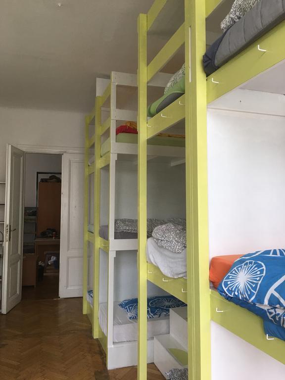 Chichilli Hostel Wien Ngoại thất bức ảnh
