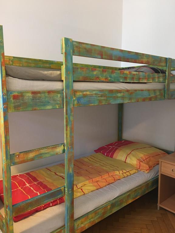 Chichilli Hostel Wien Ngoại thất bức ảnh
