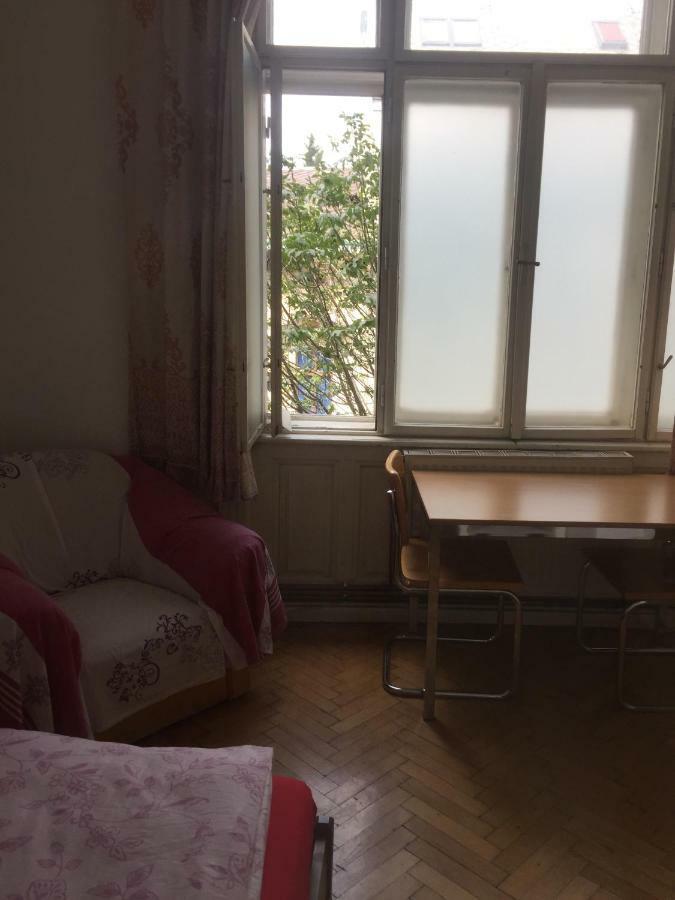 Chichilli Hostel Wien Ngoại thất bức ảnh